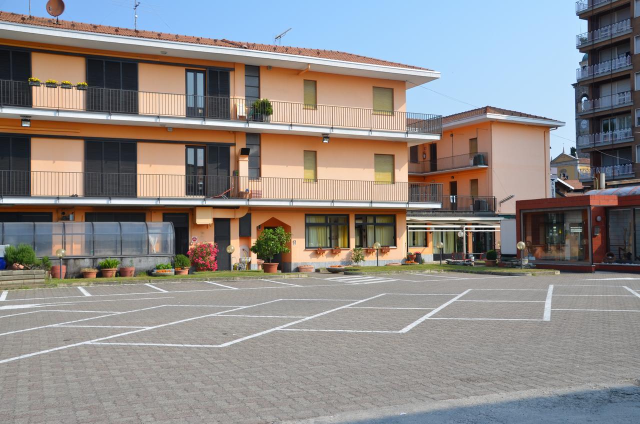 Albergo Roma Gattico Buitenkant foto